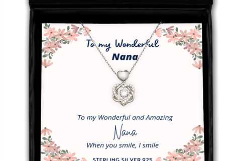 To my Nana, when you smile, I smile - Heart Knot Silver Necklace. Model 64037