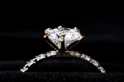 Ultimate Glamour: The 5 Carat Diamond Ring