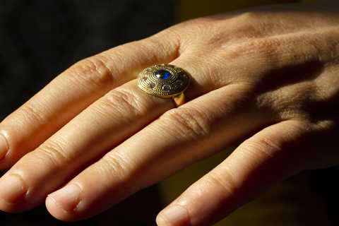 Radiant Star Sapphire Ring: Captivating Elegance Unleashed